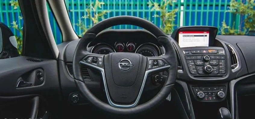 Opel Zafira cena 41500 przebieg: 217064, rok produkcji 2014 z Hrubieszów małe 106